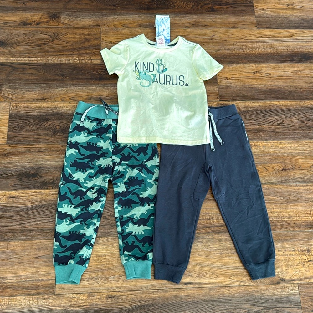 3 piece Tommy Bahama set. Tshirt with 2 pairs of pants. Size 2-3 years. NWT